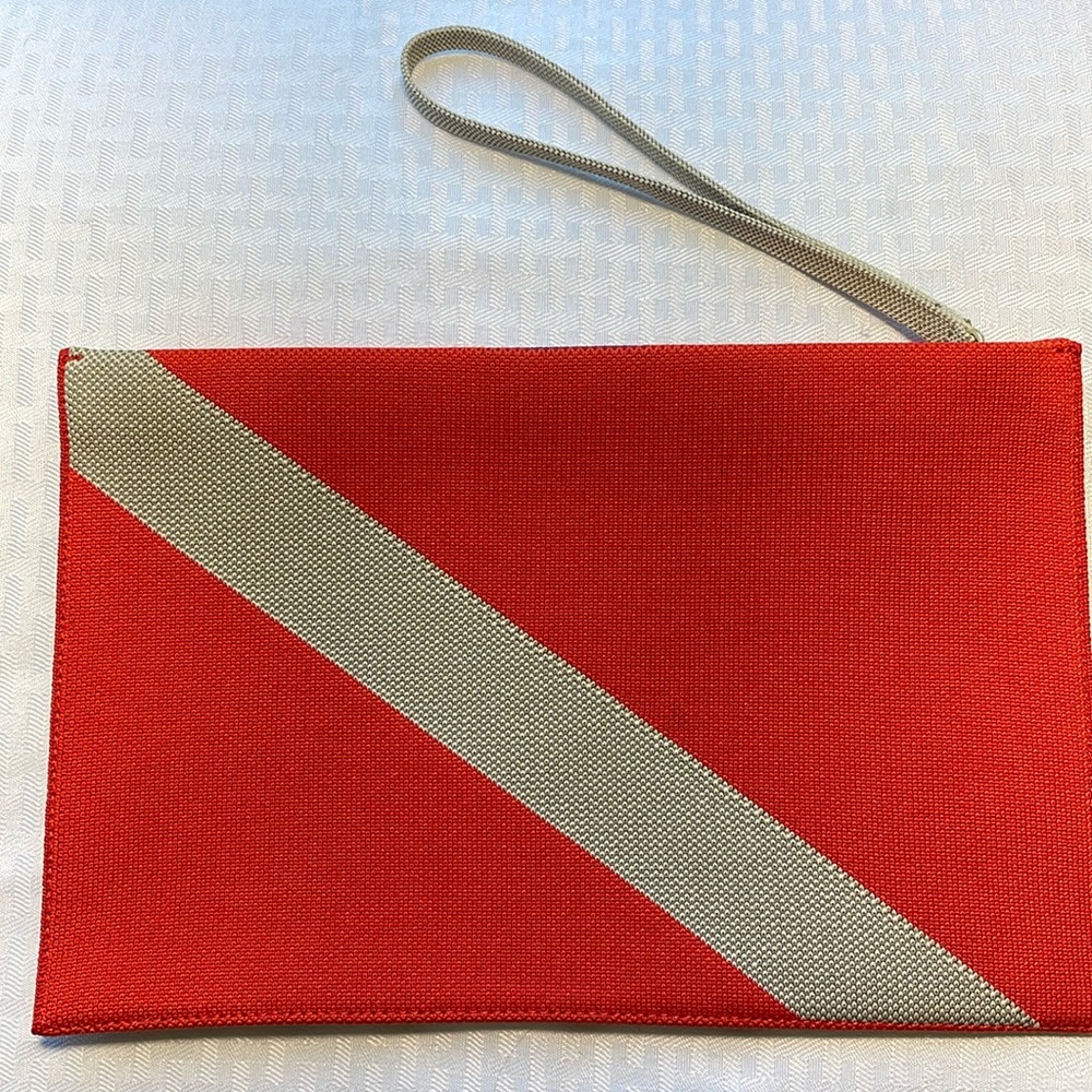 Rothy’s The Wristlet in Bright Poppy and Gray Stripe